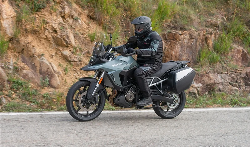 Suzuki V-STROM 800SE su strada
